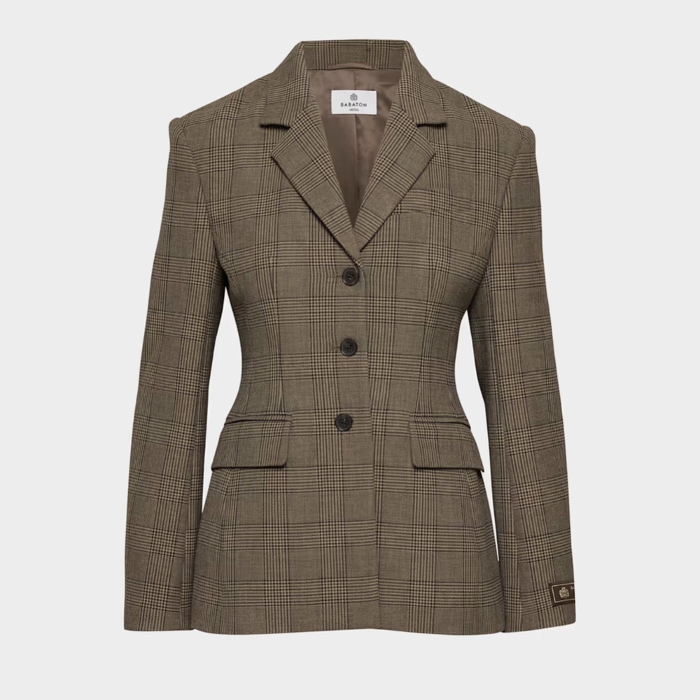 Babaton Standout Blazer - (Re)ssential Single-Breasted Blazer - Picture 2 of 9